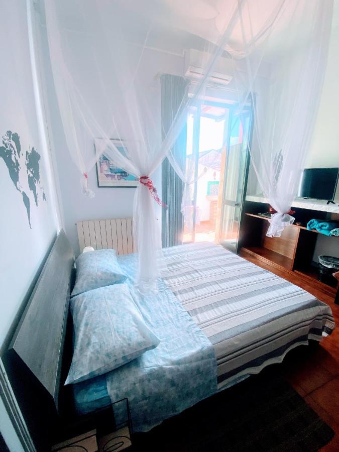 Teocle Beach Rooms Джардини-Наксос Экстерьер фото